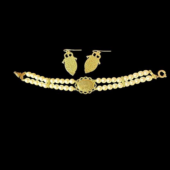 Vintage Victorian Style Floral Faux Pearl Bracelet W/ Matching Earrings - Picture 10 of 15